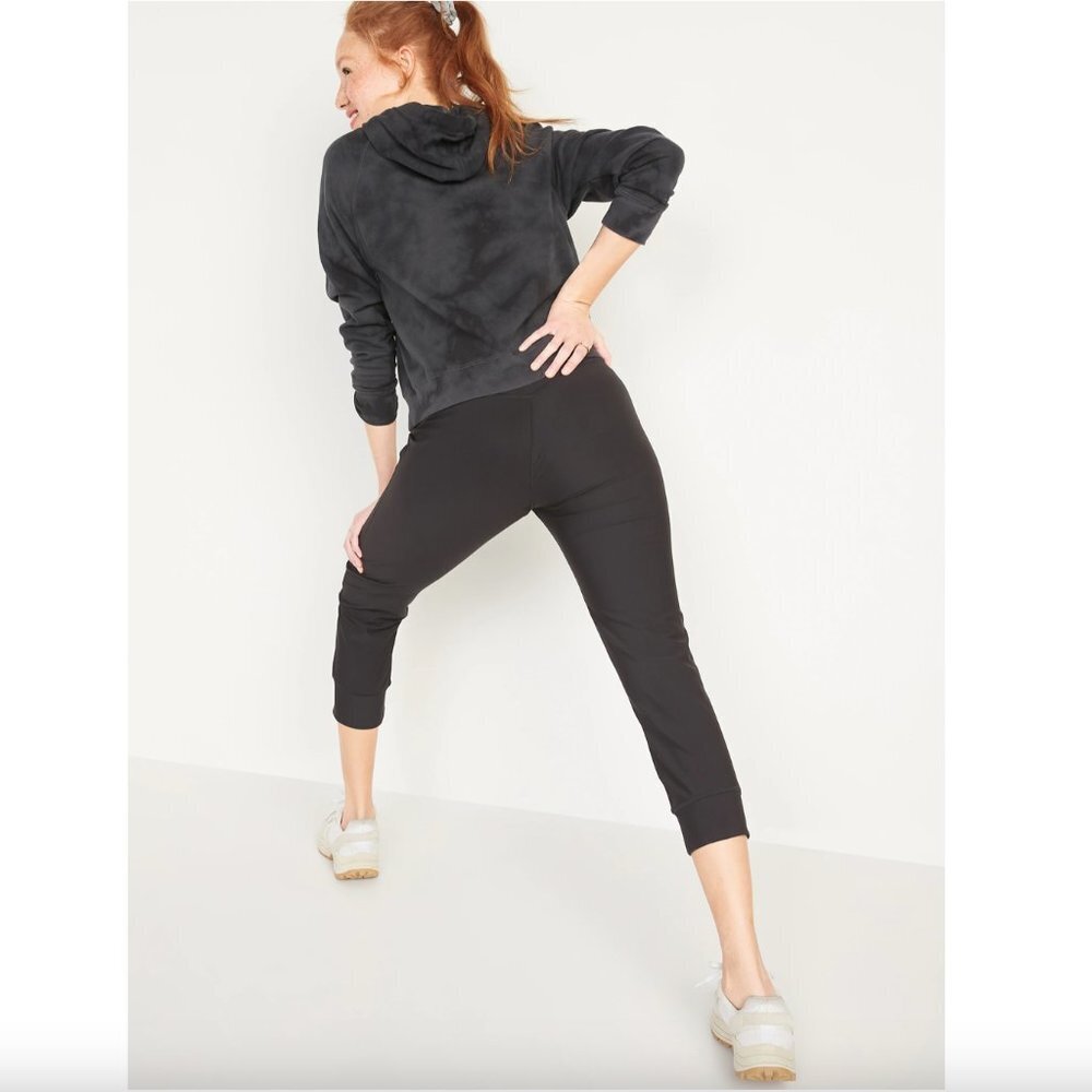 Old Navy High-Waisted PowerSoft Crop Joggers in Black Jack, XS